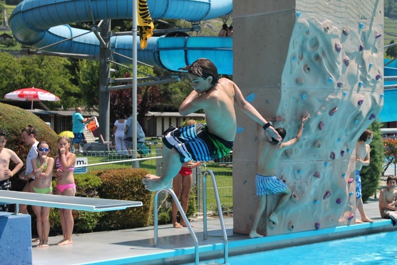 Village Camps International Summer Camp Leysin, Switzerland 2025-08-09 https://www.villagecamps.com/journals_admin/images/682-1-pool day (29).jpg